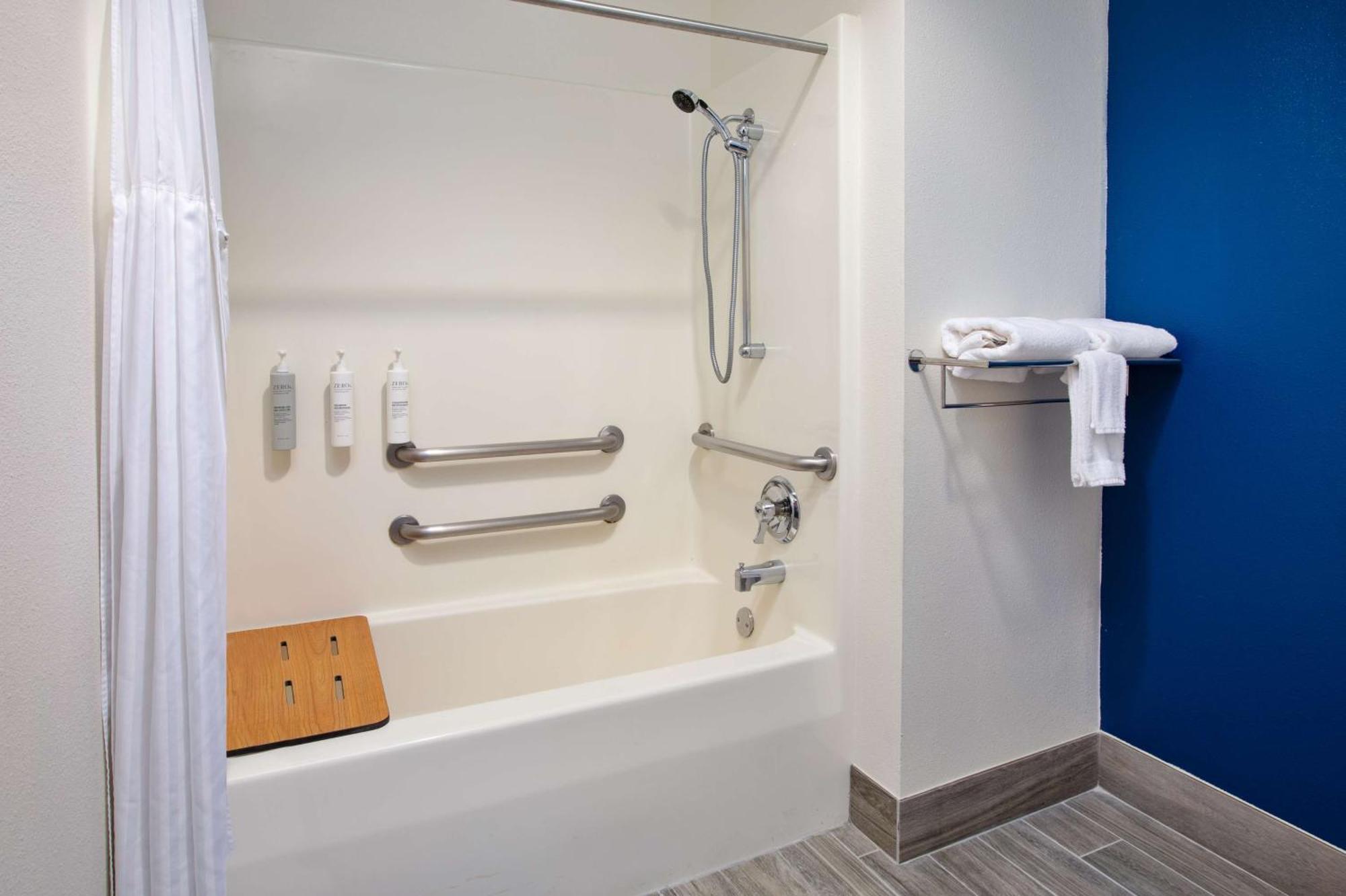 Spark By Hilton Walker Grand Rapids North Экстерьер фото