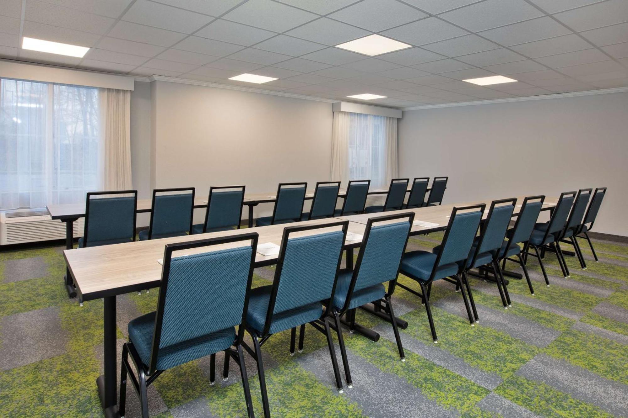 Spark By Hilton Walker Grand Rapids North Экстерьер фото